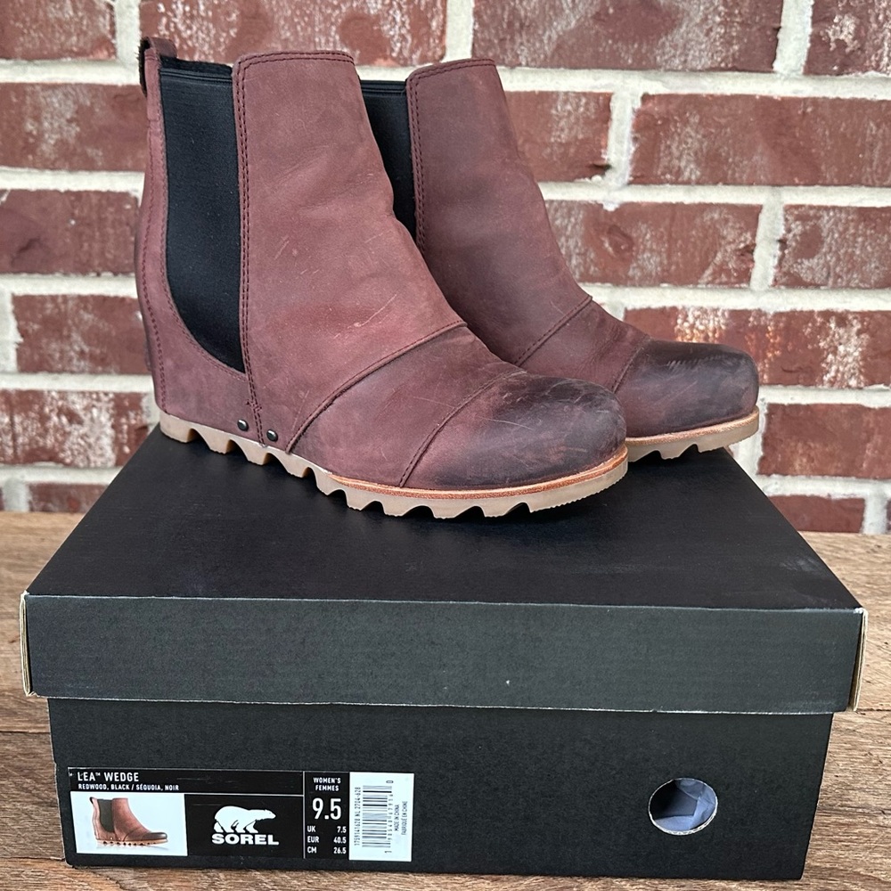 Sorel Lea Wedge Ankle Bootie - 9.5 - Redwood / Black